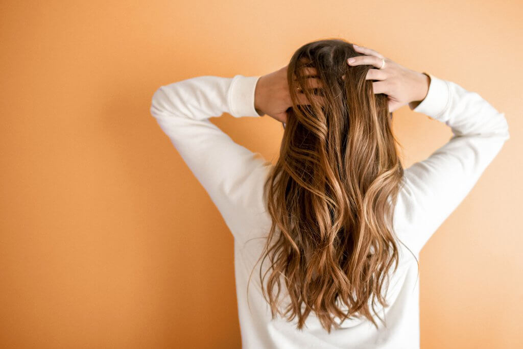 How To Get Naturally Wavy Hair Without Heat